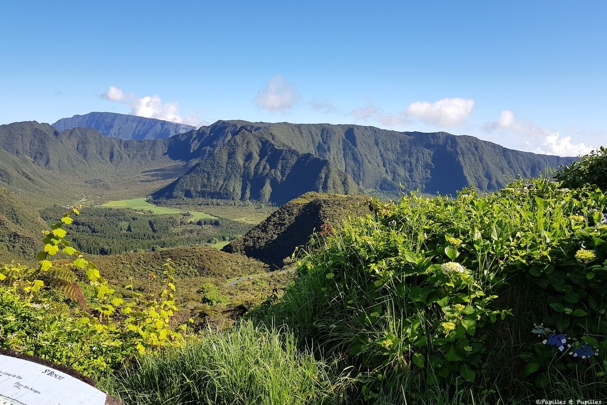 En quittant Mr et Mme Levasseur