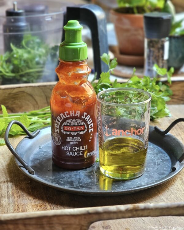Sauce Sriracha et huile d'olive