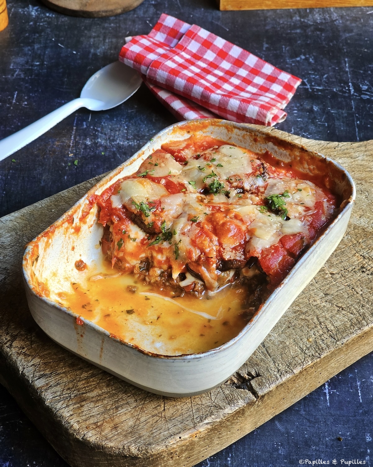 Gratin d'aubergines, fromage et boeuf haché