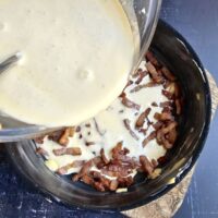 Versez sur les lardons