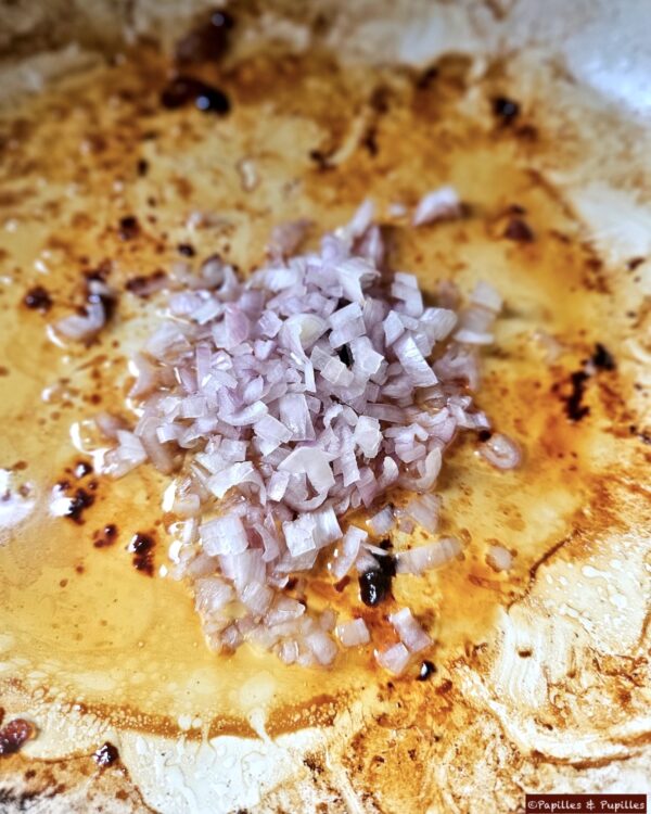 Ajoutez les échalotes