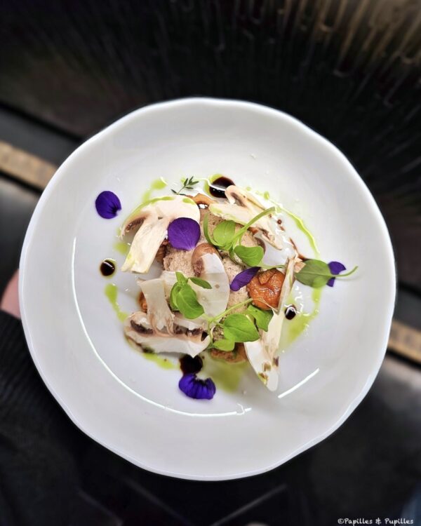 Champignon dans tous ses états. Fondant champignon, pickles, cru et cuit