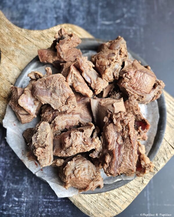 Cubes de joues de bœuf blanchis