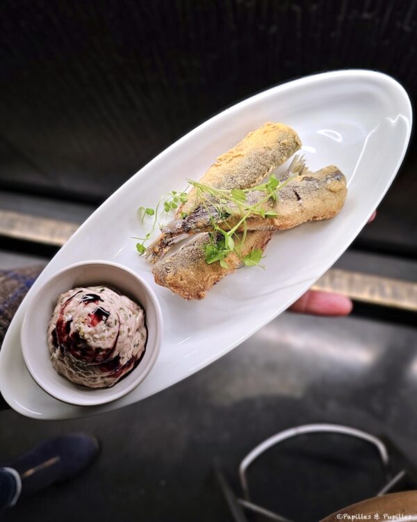 Sardines océan panées à la semoule de blé, en friture minute, sauce tartare bordelaise