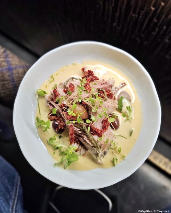 Ventrèche de thon confite aux agrumes & huile d'olive, tomate séchée, ajo blanco