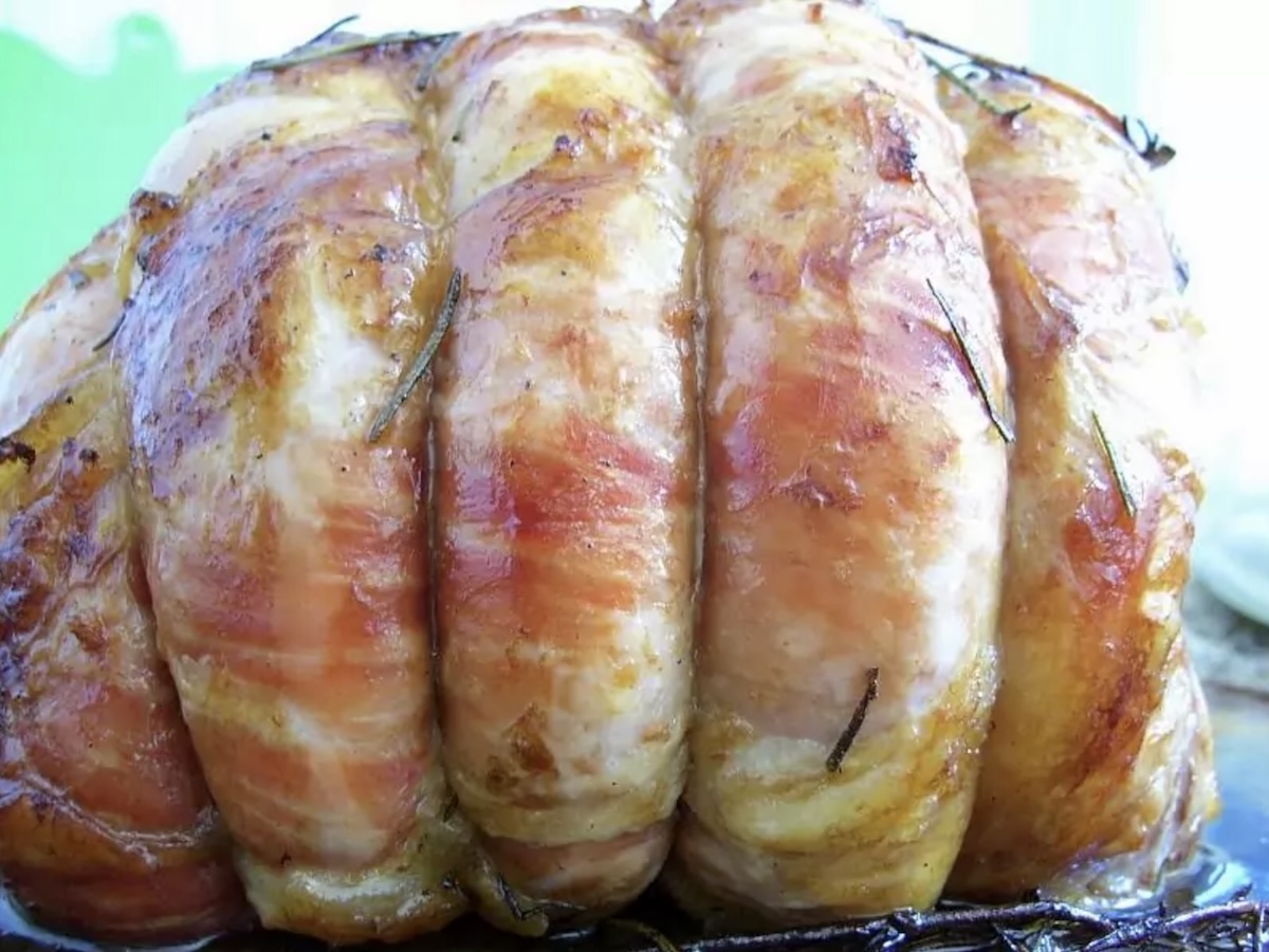 Rôti de veau au four, au citron, ail et romarin