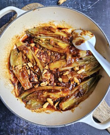 Endives braisées sauce cacahuètes