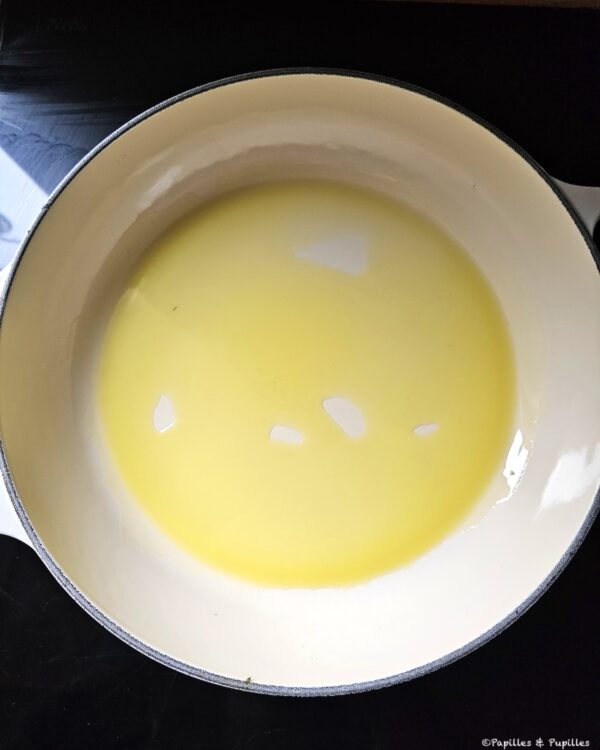 Faites chauffer l'huile