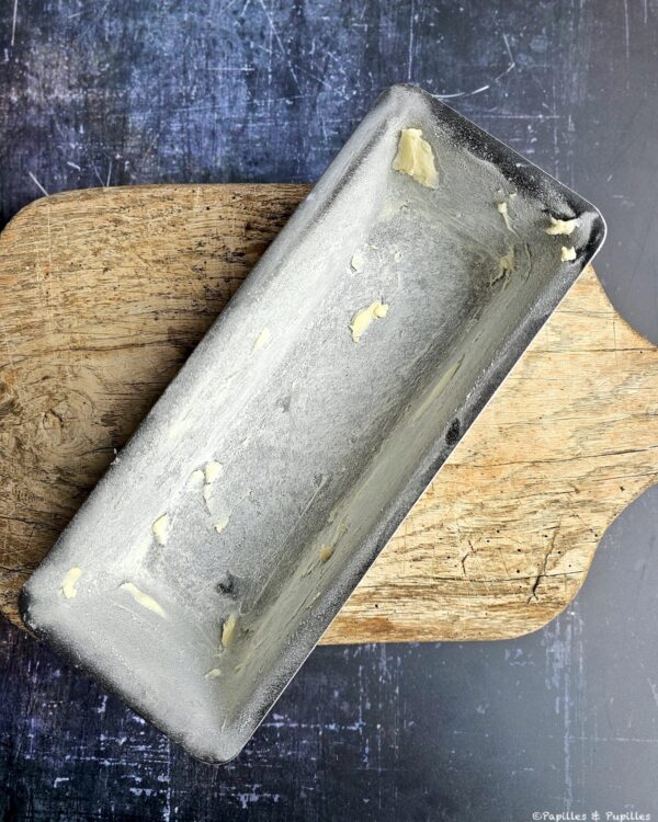 Moule beurré et fariné