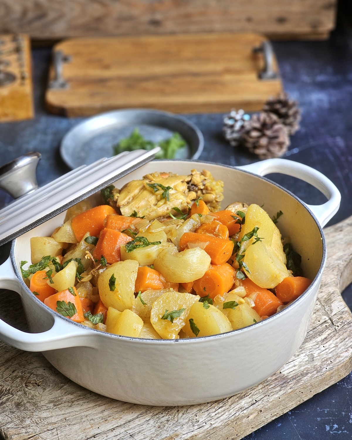Tajine de poulet, carottes et navets