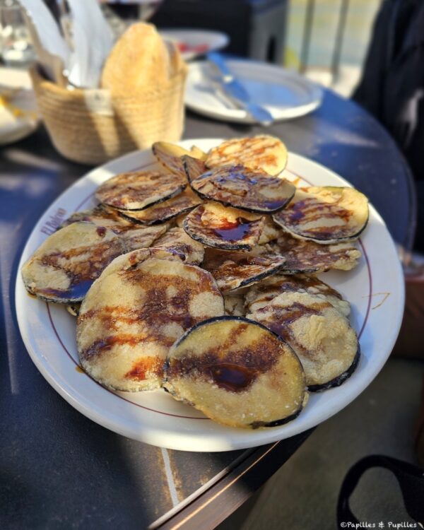 Aubergines frites à la mélasse