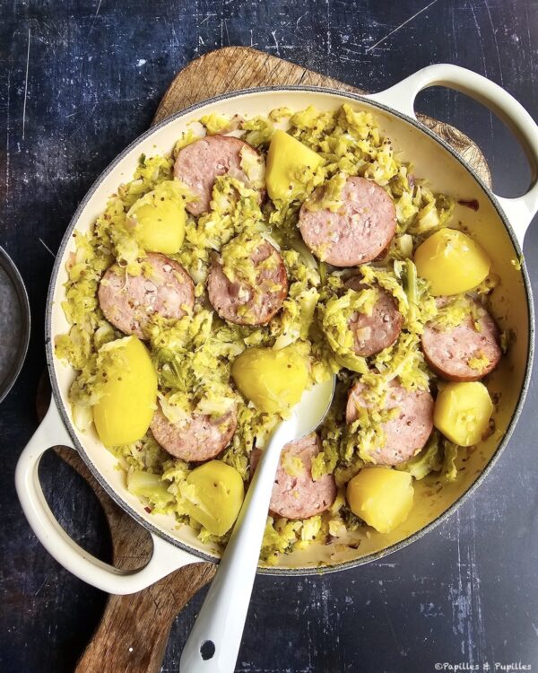 Chou vert, pommes de terre et saucisse de Morteau