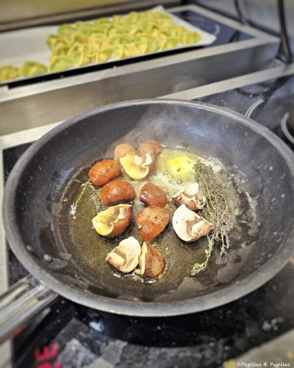 Champignons dans la poêle