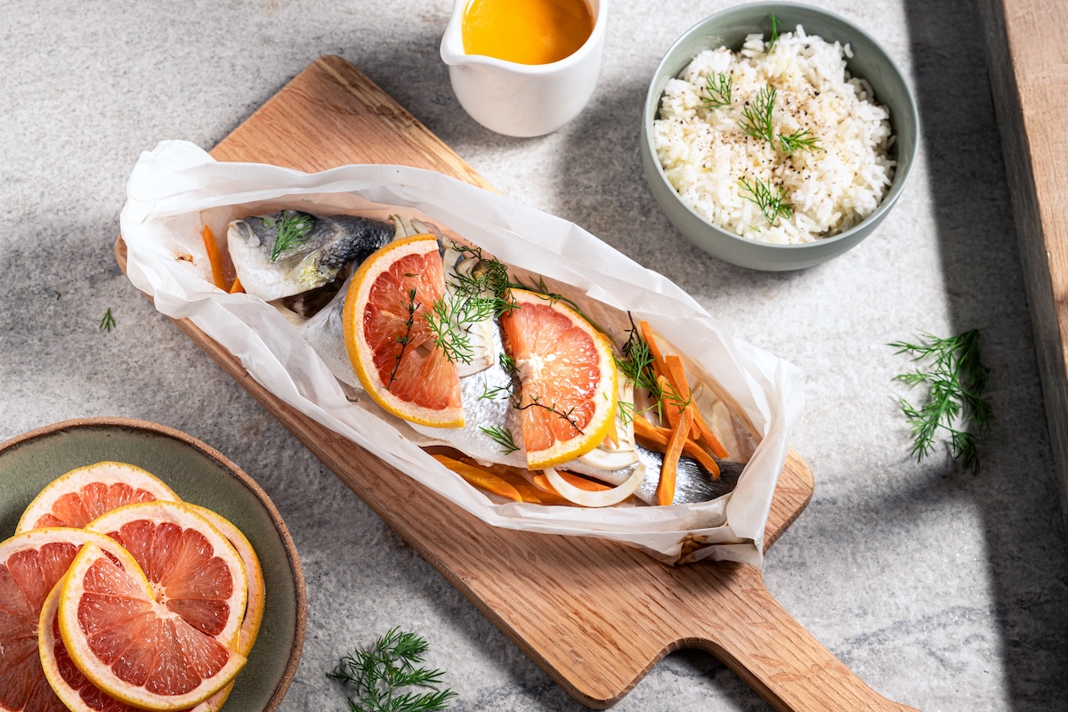 Daurade en papillote au pamplemousse de Floride
