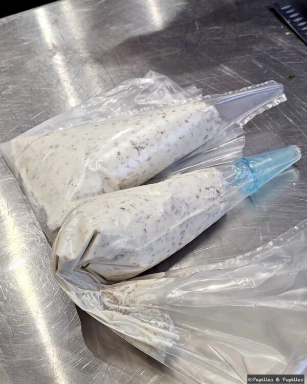 Farce dans la poche à douille