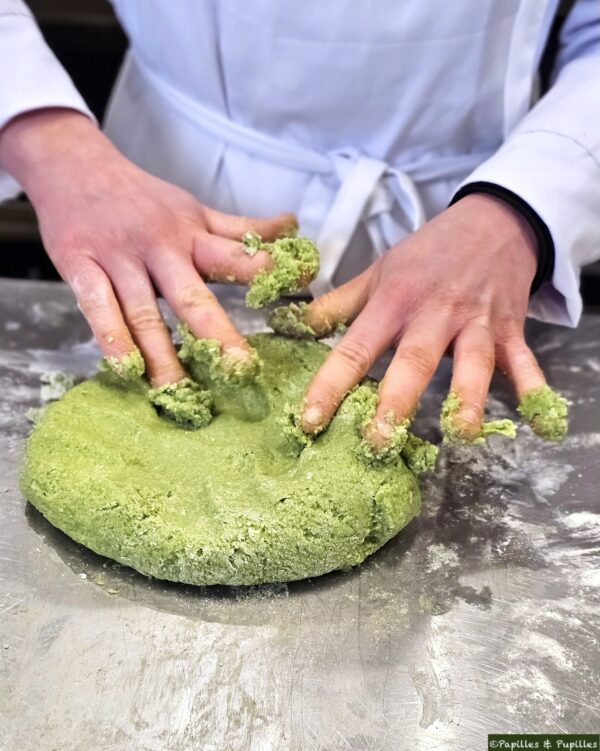 Préparation pâte aux épinards