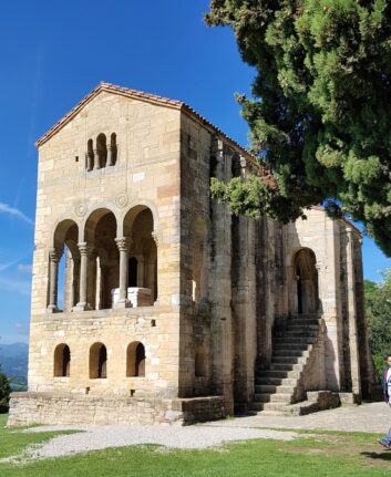 Chapelle Santa Maria del Naranco à Oviedo