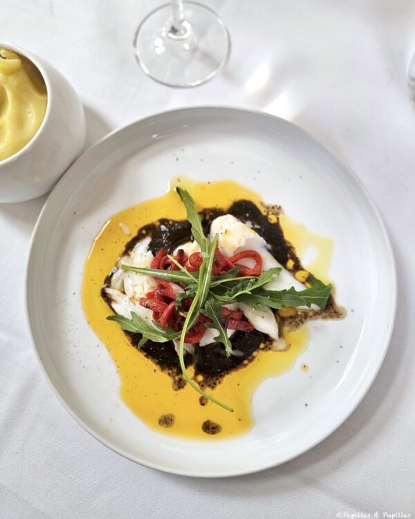 Effeuillé de cabillaud, ail et piquillos