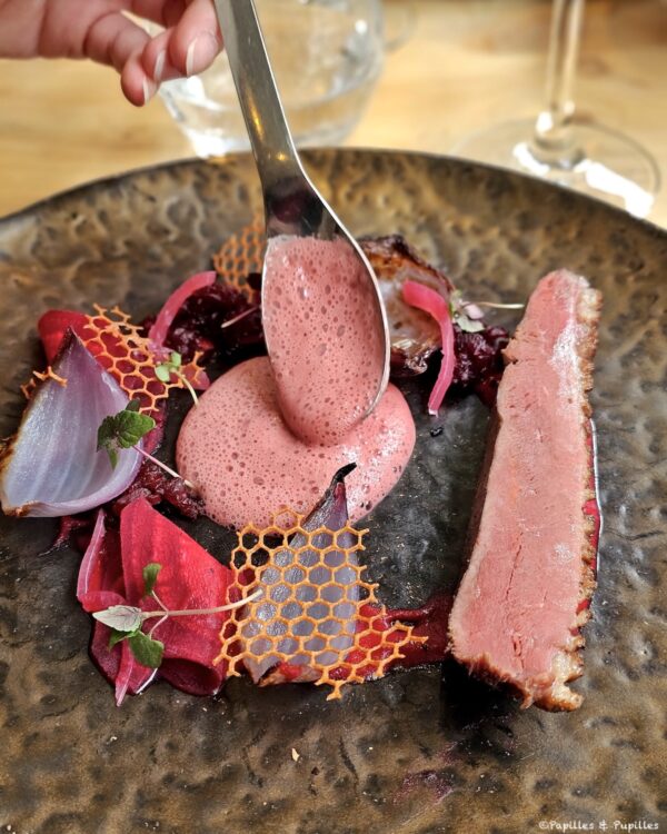 Magret de canard betterave oignon rouge sauce porto
