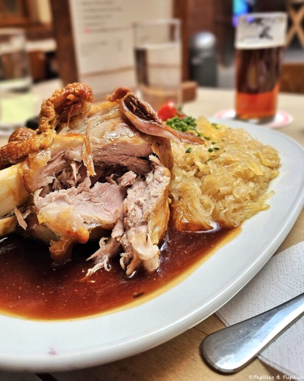 Uerige-Haxe (Schwein) ofenfrisch und kross