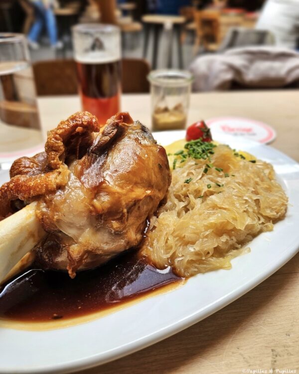 Uerige-Haxe (Schwein) ofenfrisch und kross