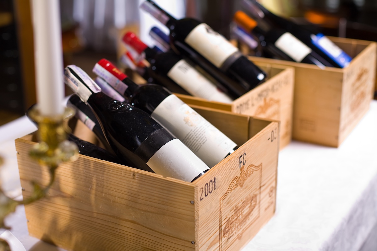 Caisses de vin (c) Valentyn Volkov shutterstock
