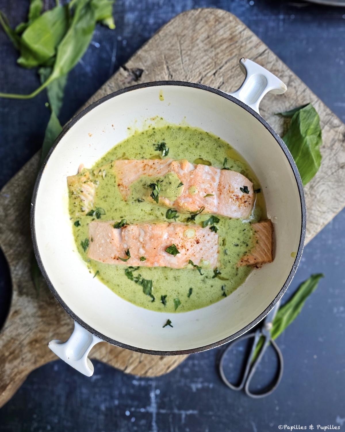 Saumon au four sauce à l’ail des ours