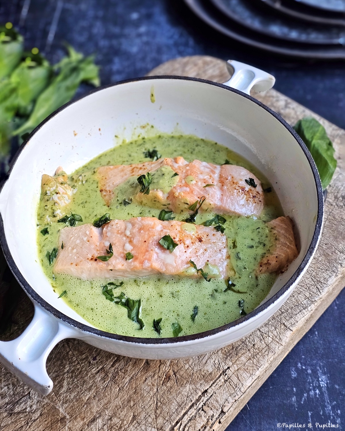 Saumon au four, sauce à l’ail des ours