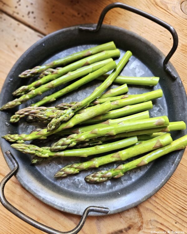Asperges vertes crues