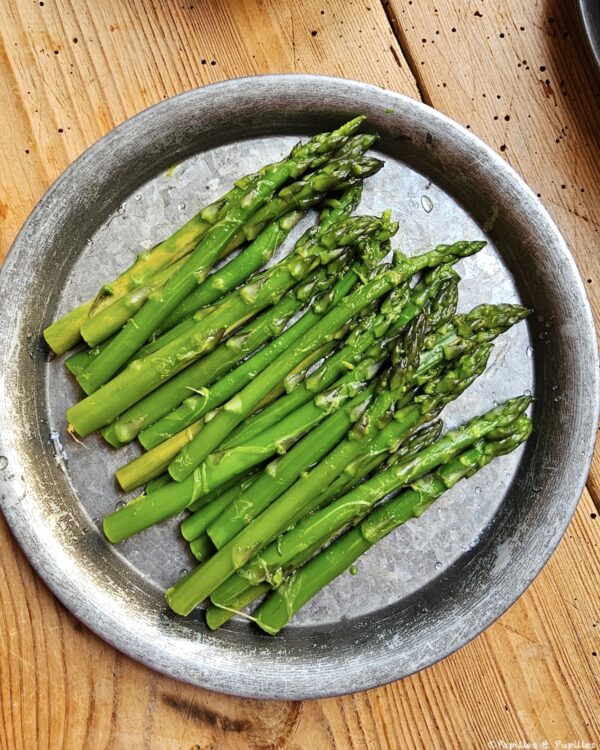 Asperges vertes cuites