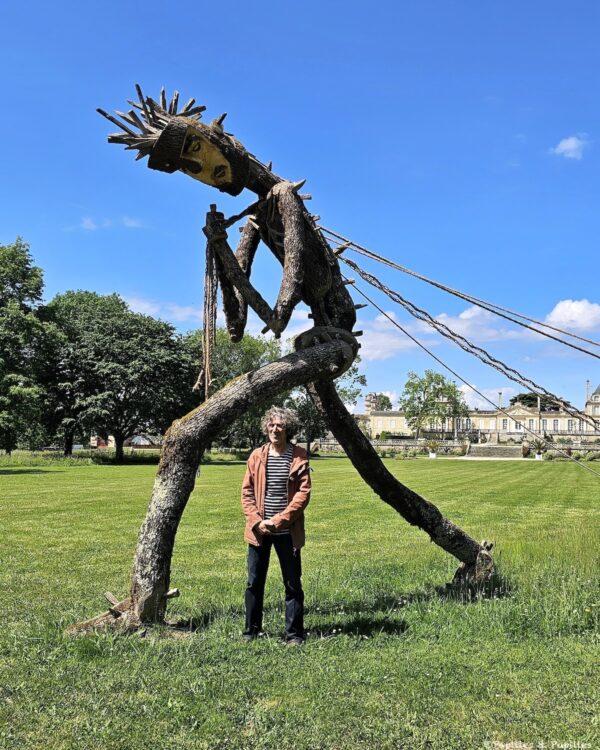 L'artiste Mier Soleilhavoup et son oeuvre Le Géant de Beychevelle