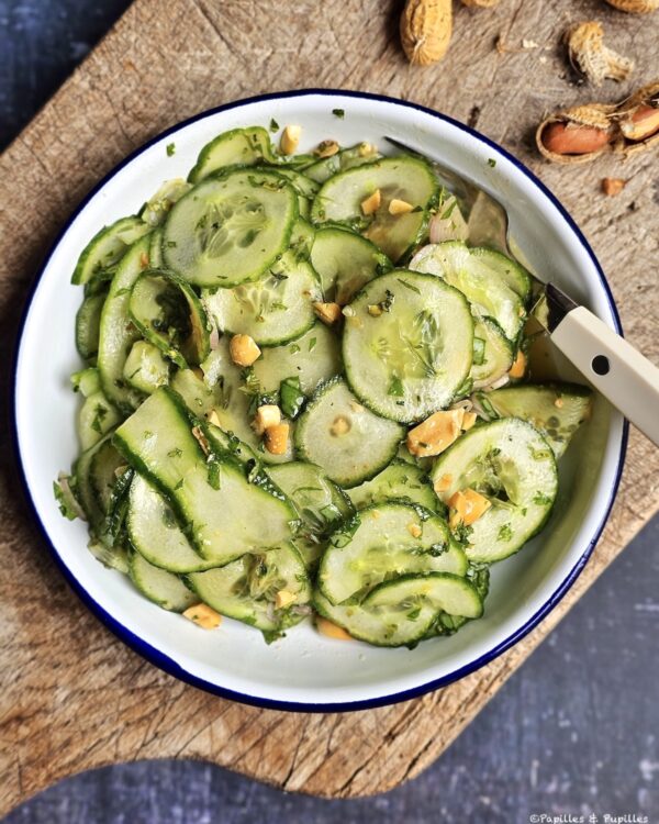 Salade de concombre façon thaï aux herbes et cacahuètes
