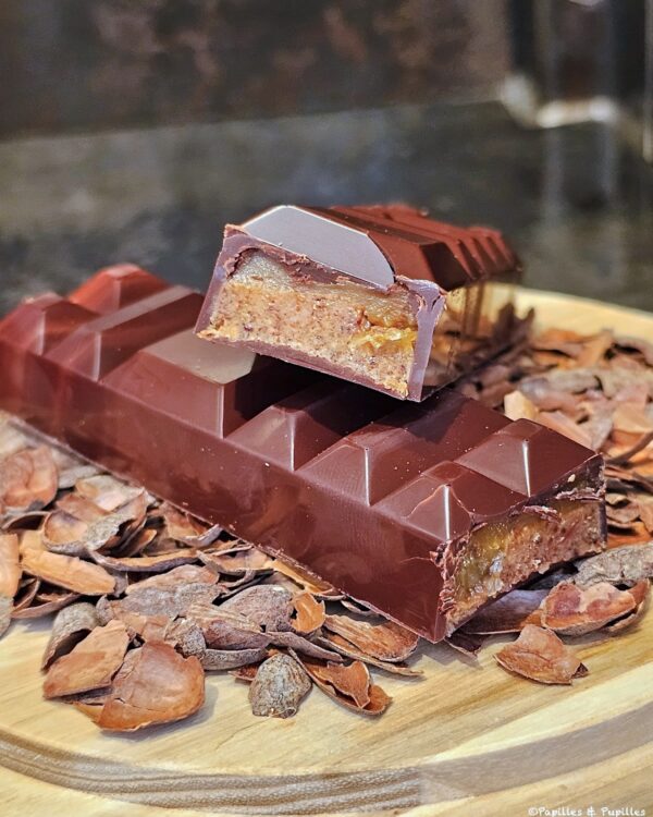 Barre Bordelaise au praliné amande, caramel et raisins au rhum