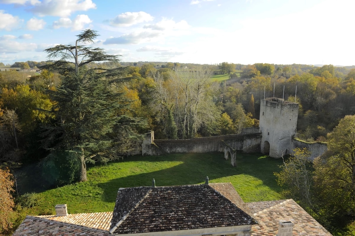 Castrum de Pommiers ©Castrum des Pommiers 