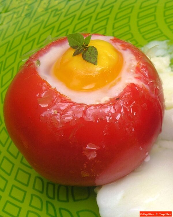Œuf cocotte en nid de tomate