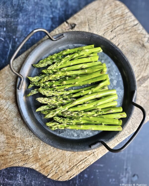 Pointes d'asperges crues