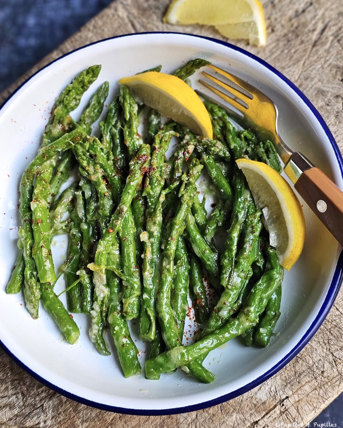 Pointes d’asperges vertes poêlées au Parmesan
