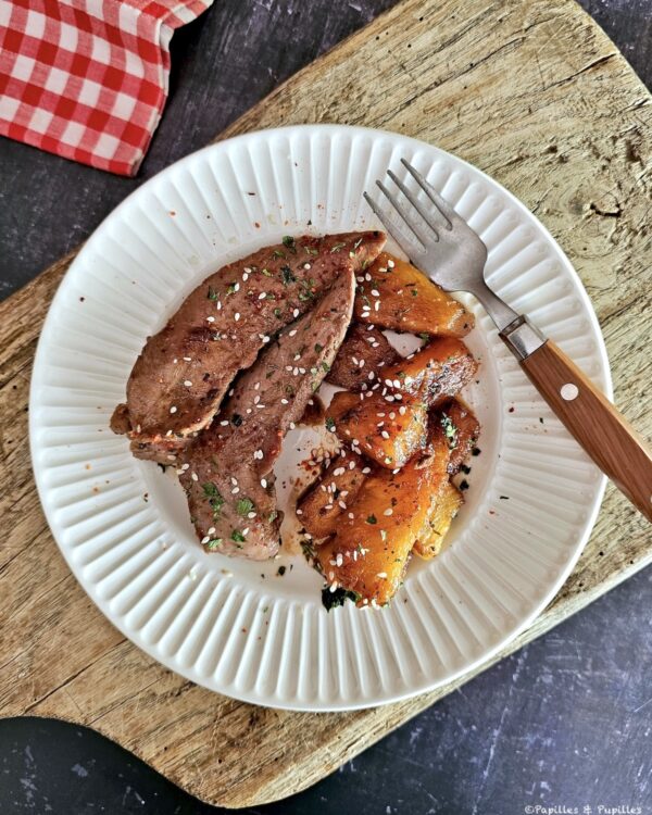 Aiguillettes de canard à l’ananas sautées, sauce soja-miel