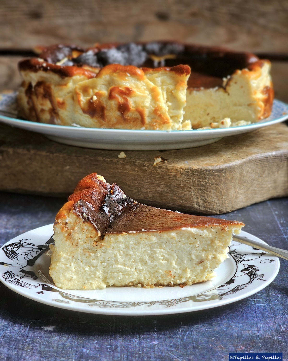 Cheesecake basque brûlé, gros plan sur la texture