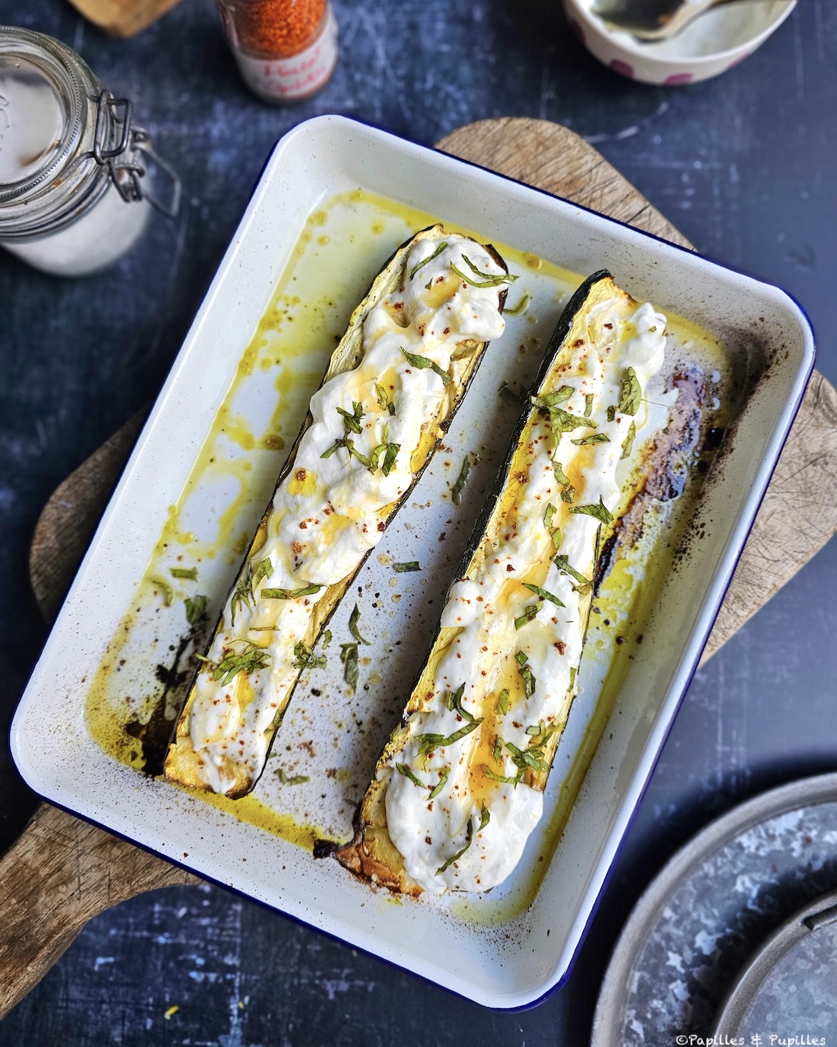 Courgettes rôties au four, ricotta citronnée et piment d’Espelette