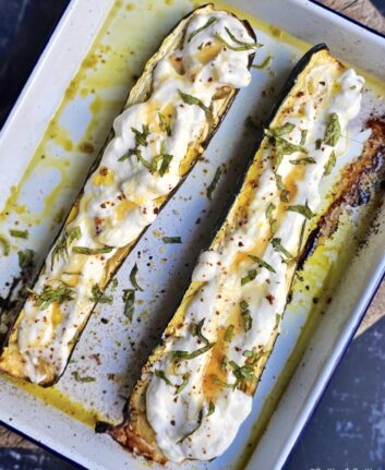 Courgettes rôties au four, ricotta citronnée et piment d’Espelette