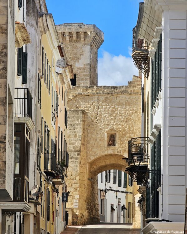Porte fortifiée & tour