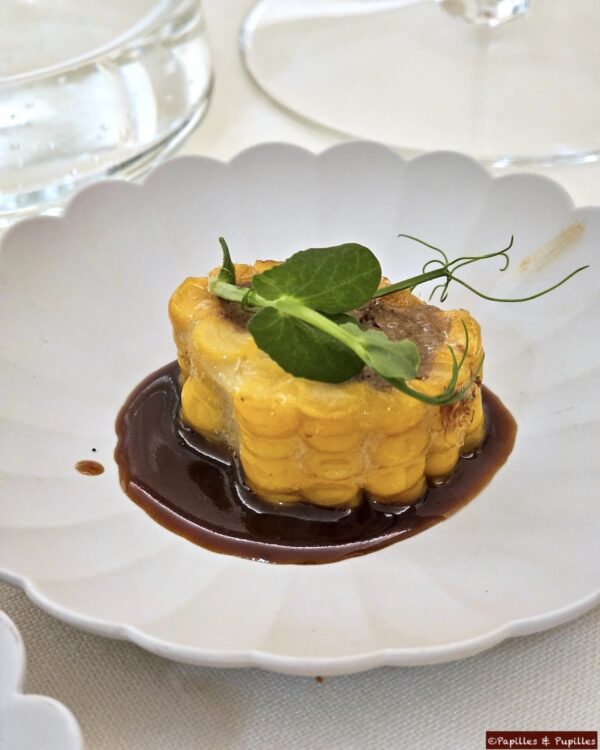 Maïs accompagnant le porc noir