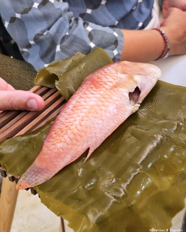 Rouget sur kombu