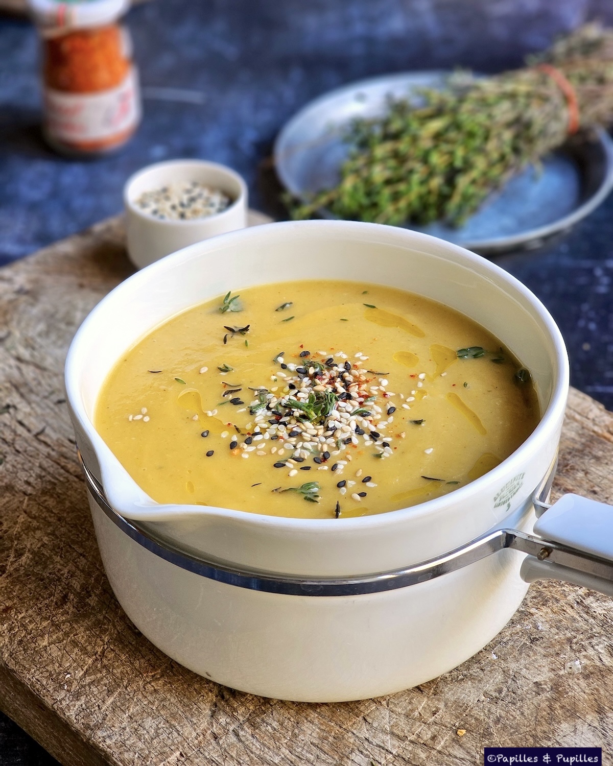 velouté butternut poireaux au curry doux, lait de coco, bol fumant