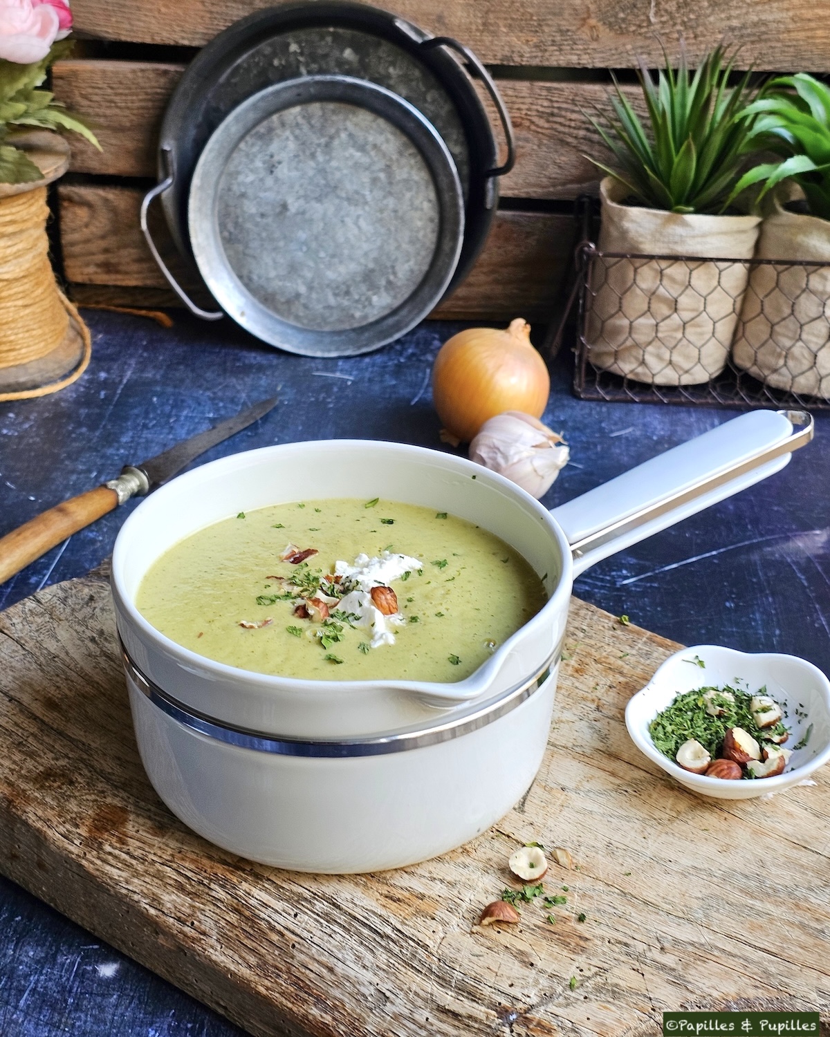 Velouté de courgettes aux épices douces et fromage frais