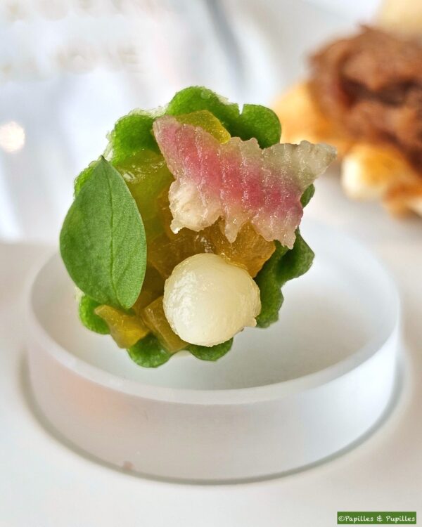 Bouchée de betterave jaune au citron vert et reine-des-prés, inspiration Ciron