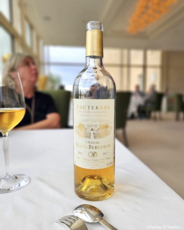 Sauternes Château Haut-Bergeron 2011 servi sur le dessert du menu à 59 €