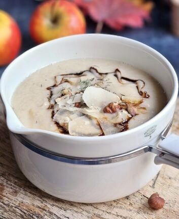 Velouté de chou-fleur et pommes : soupe douce et réconfortante