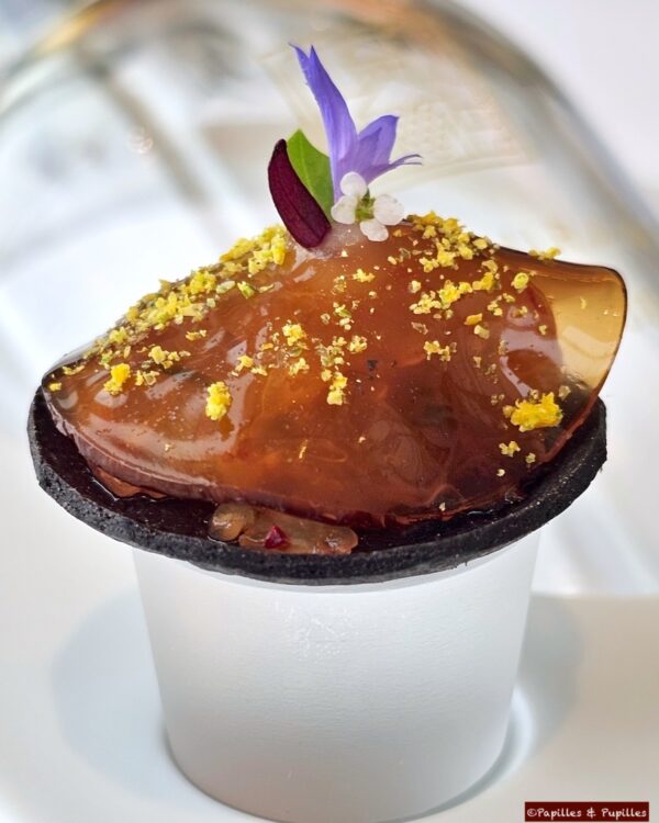 Crevette rouge marinée au yuzu, amuse-bouche du déjeuner à 59 €